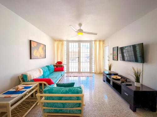 Iekārtas, Luquillo Beach Escape - Where Paradise Feels Like Home - Steps To The Beach! in Lukvillo