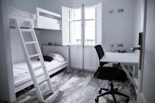 2 twin beds