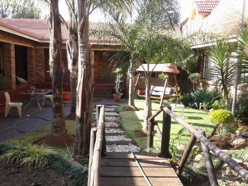 Skats, Kalahari Guest House in Emalahleni
