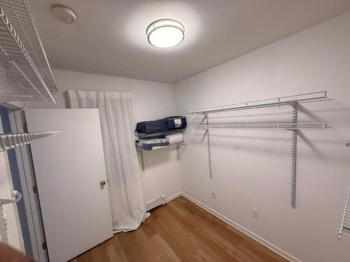 Spacious 2BR Getaway Easy Access to NYC & Newark in Χάρρισον