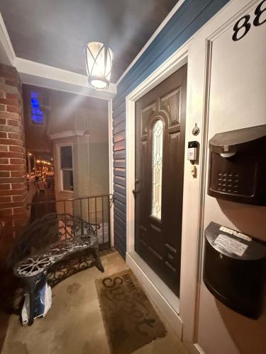 Spacious 2BR Getaway Easy Access to NYC & Newark in Χάρρισον