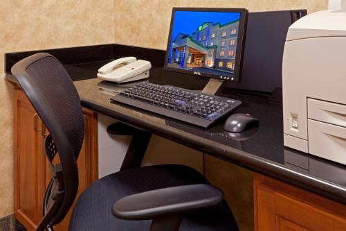 Holiday Inn Express Syracuse-Fairgrounds, an IHG Hotel in Warners, USA
