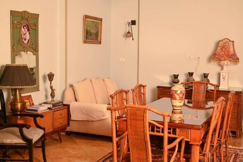 Iekārtas, 42 Lazoughly Sq Down Town in Suhaj