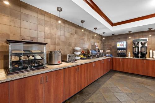 Best Western Vista Inn at the Airport - image 4