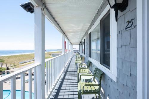 Sea View Inn - image 34