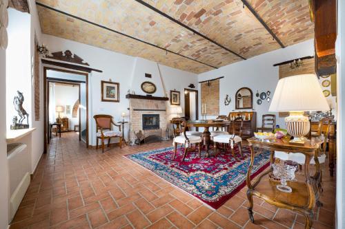 Agriturismo Albarossa - Tap to explore photos