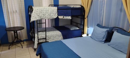 las cabinas del sueño (las cabinas del sueno) in Nikoja