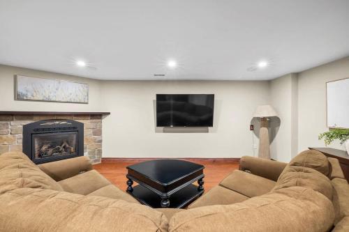 New Glasgow Pool House - Indoor Pool - Sleeps 14 in Rustico (PE)
