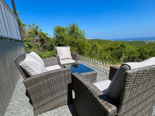 Couples Retreat in Smith Bay