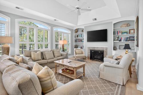 Reel Escape at Marsh Lake villa - image 12
