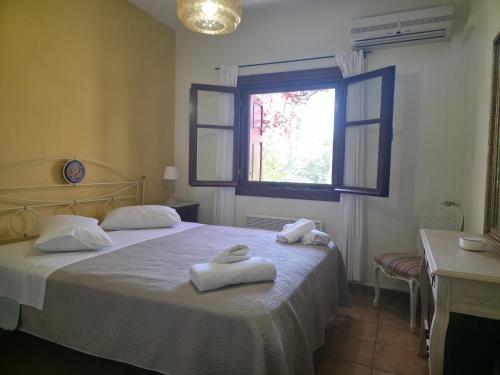 2 bedrooms, 4 beds