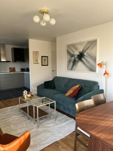 Beautiful 4-room apartment with Seine view