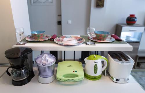 Vintage Apartment in the Heart of Plaka - image 4