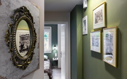 Vintage Apartment in the Heart of Plaka - image 6