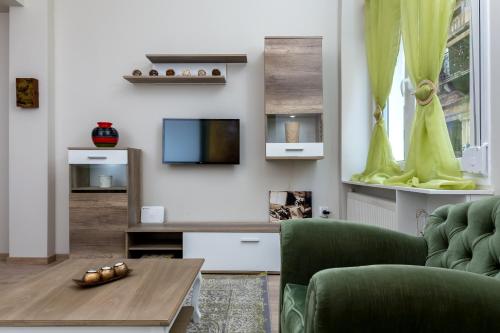 Vintage Apartment in the Heart of Plaka - image 8