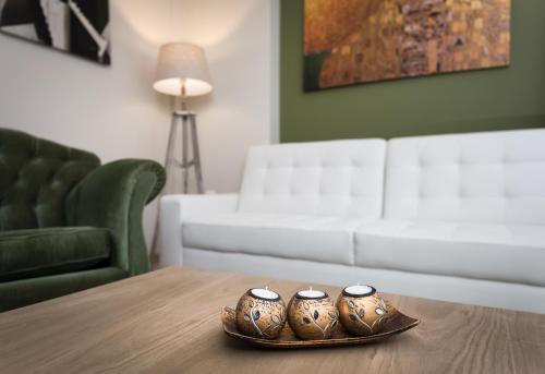 Vintage Apartment in the Heart of Plaka - image 9