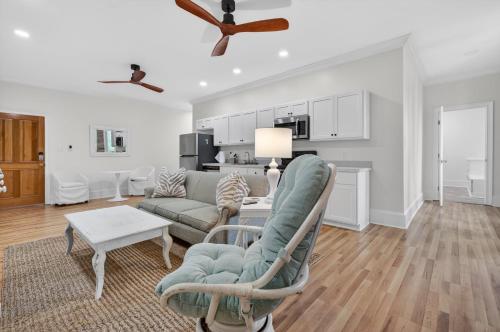 River Room Getaway on Front Street - Suite C apts in Georgetown (SC)