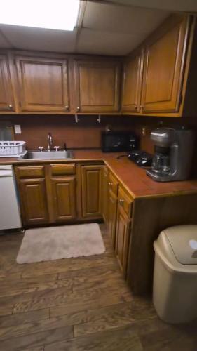 Garden Suite 30 Mins to NYC, Mins to EWR, Prudential Center, NJPACK in Belleville, USA