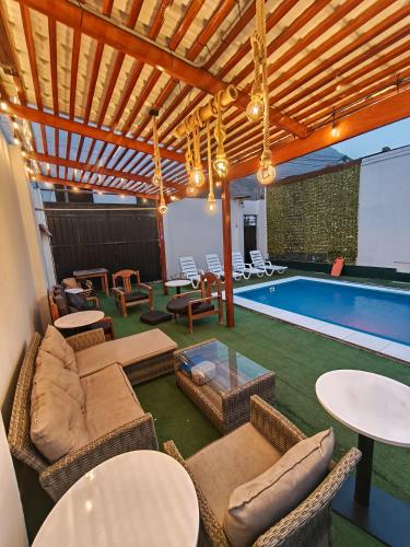 CASA HOSPEDAJE RICARDO PALMA con PISCINA in Lurigancho