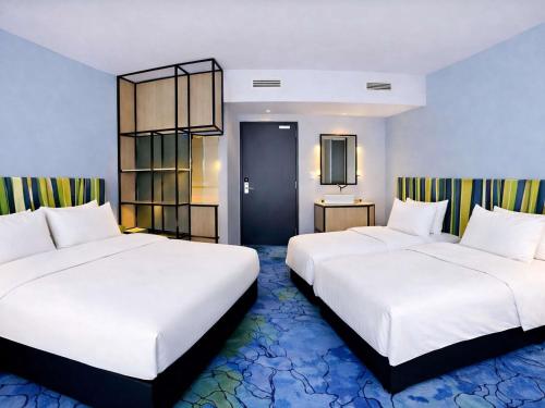 Room, family, classic