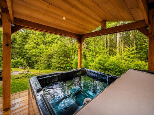 Chalet des Sources SPA Gazebo panoramique in Saint-Faustin-Lac-Carré (QC)
