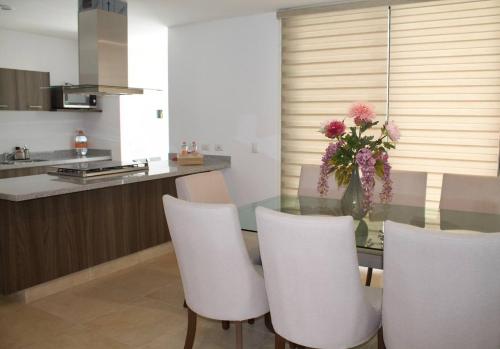 Vive Zibatá desde esta casa familiar – khách sạn tại Milenio 3Ra Secc