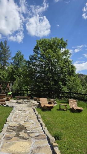 Domki nad potokiem in Rytro