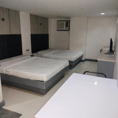 Nice Hotel Monumento in Malabon