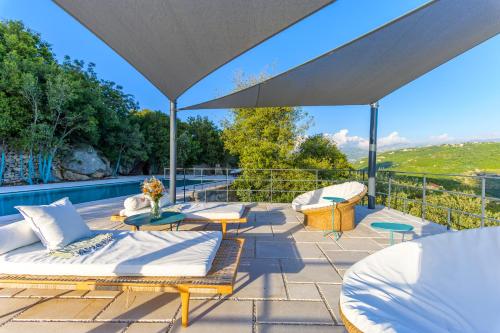 Ambiente nas Imediações, Amani Luxury 4-Bedroom Villa & Pool in Batroun in Ghalboun