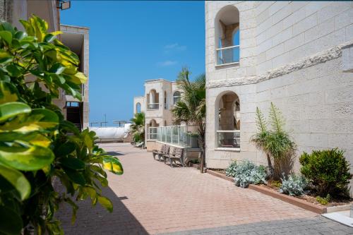 ทัศนียภาพภายนอกโรงแรม, โรงแรมแอคโค่บีช (Acco Beach Hotel) in เอเคอร์