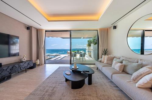 Luxury Front Line Beach Apartment – khách sạn tại Puerto de Estepona