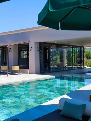 Swimming pool, Tetra Retreat Kefalonia in Livathou