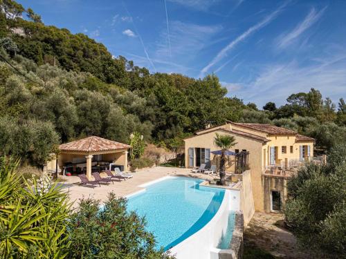 A C House 4BR 10P with Pool – 40 min from Cannes