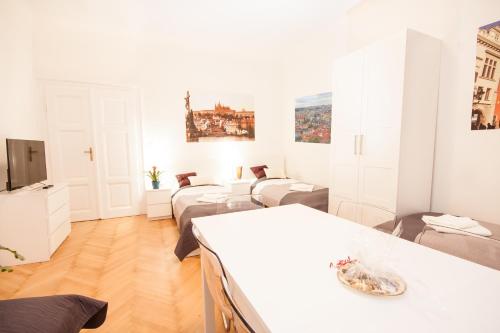 Fashion Loft - main image