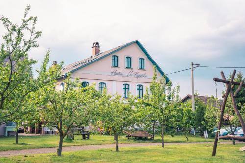 Viesnīcas āriene, Na Kopečku AD 1795 - penzion s wellness a restaurací Collina di Nuovo (Na Kopecku AD 1795 - penzion s wellness a restauraci Collina di Nuovo) in Horni Brusnice