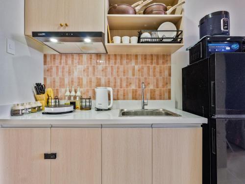 Kitchen, Modern Studio Cebu IT Park in Apas
