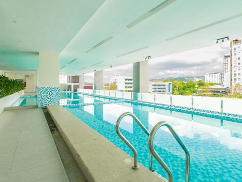Swimming pool, Modern Studio Cebu IT Park in Apas