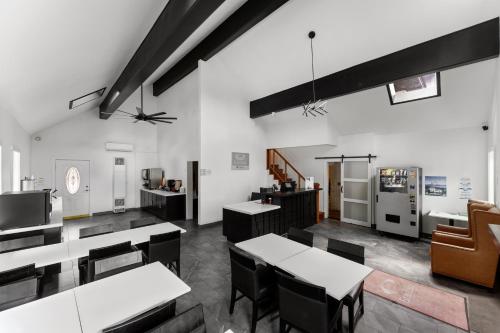 Econo Lodge Inn & Suites Heavenly Village Area in South Lake Tahoe (CA)