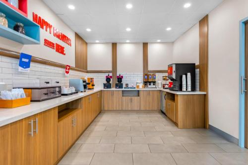 Hampton Inn Chicago-Gurnee - image 8