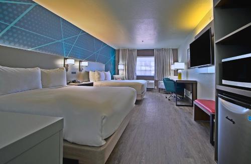 Comfort Inn & Suites Sierra Vista near Ft Huachuca - image 2