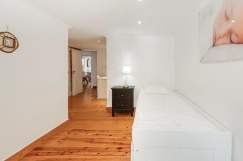Alfama Apartment with river view - image 6