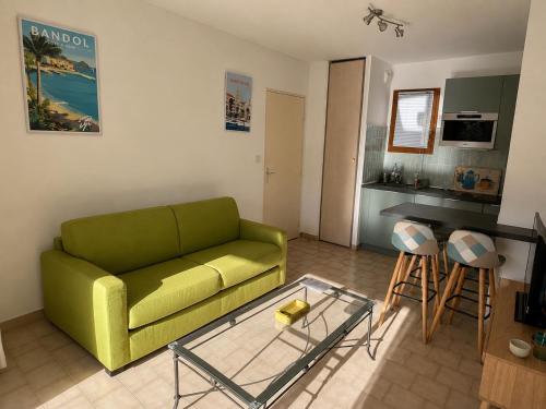 Appartement T2 avec piscine - image 5