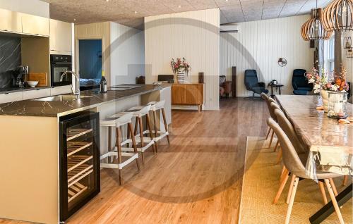 virtuve, Lovely Home In Roslev With House Sea View in Vester Gronning