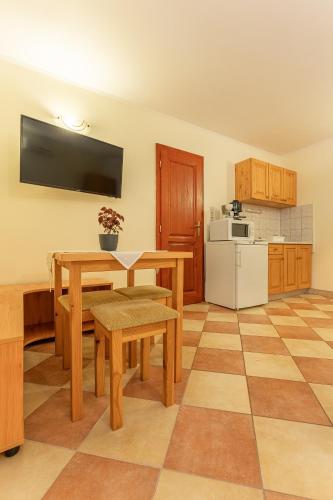 Wyposażenie, Varázskő Apartman (Varazsko Apartman) in Gyula