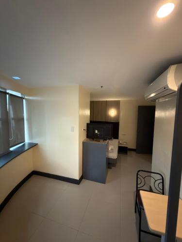 Nice Hotel Monumento in Caloocan
