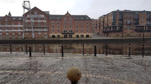 Vistas, Lil's On The Waterfront in York