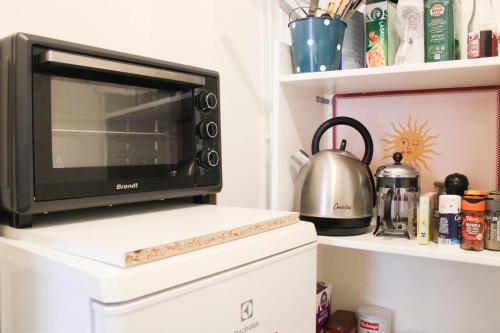 Charming Latin Quarter Apartment - image 13