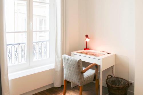 Charming Latin Quarter Apartment - image 6