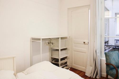 Charming Latin Quarter Apartment - image 7