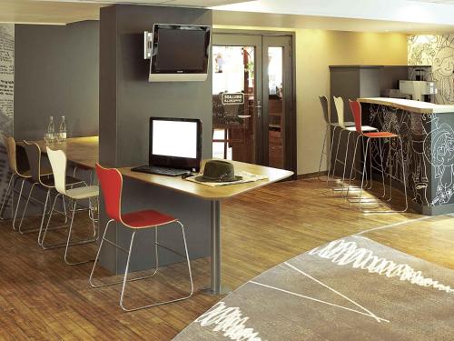 Bar/lounge, ibis Saint-Denis Stade Sud in Saint Denis